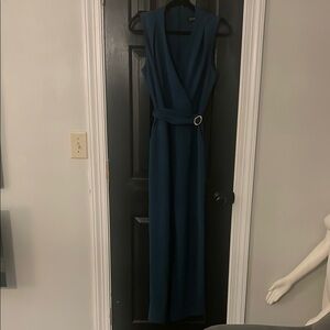 Elegant Sleeveless Jumpsuit with Belt